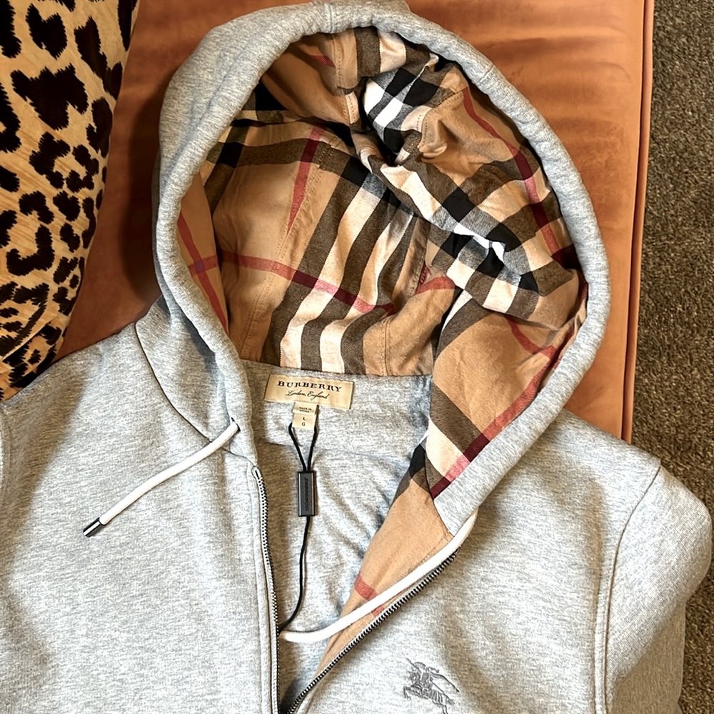 Men’s 100% authentic Burberry hoodie
